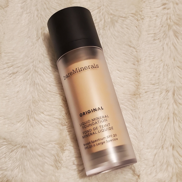 bareMinerals Liquid Mineral Foundation Fair 01